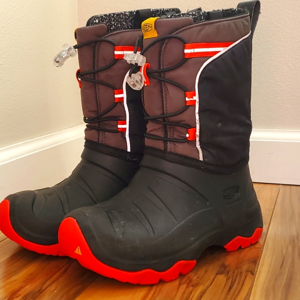 Keen snow boots size 1